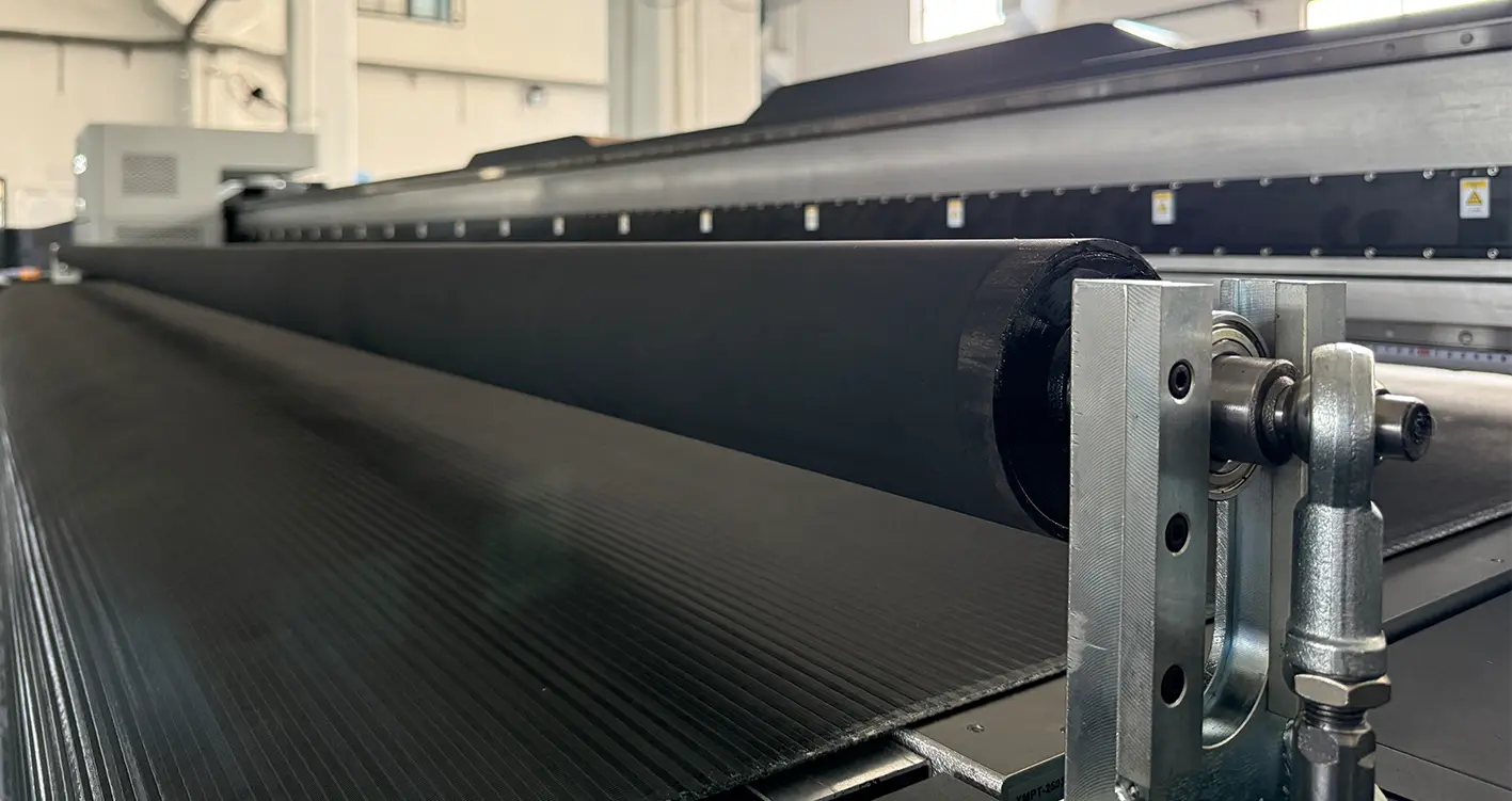Optional Front Pressure Bar Roller Table